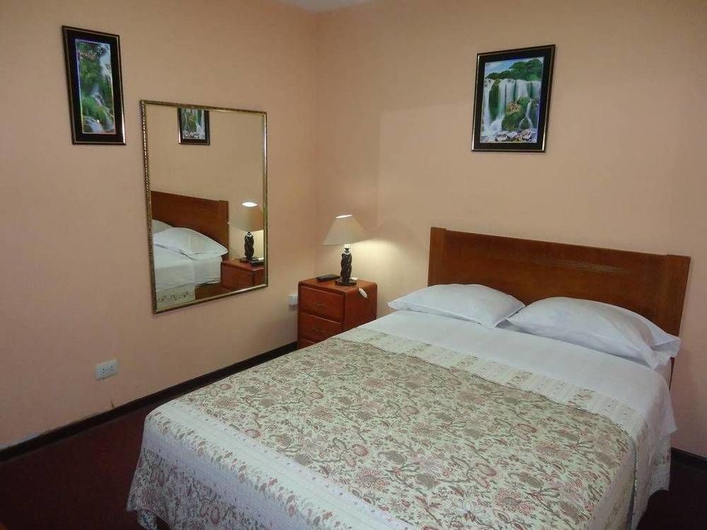 Hotel Excalibur Лима Экстерьер фото